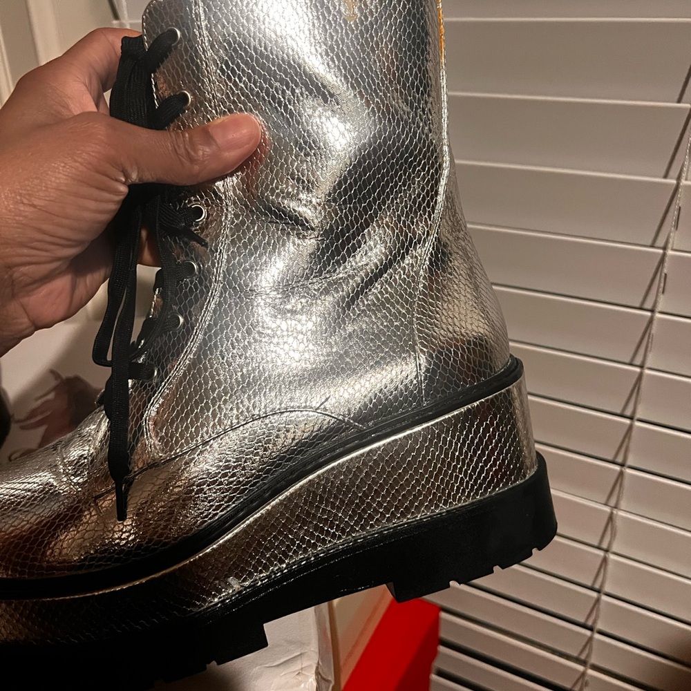 Jessica Simpson Space-age Platform Metallic Boots! - Picture 2 of 5